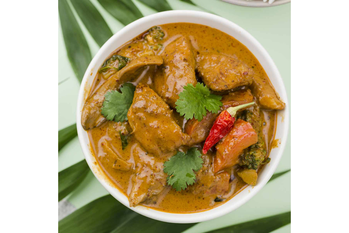 Red chicken curry